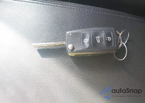 2017 Volkswagen Passat 1.8T R-Line z USA, uszkodzony, nr VIN 1VWDT7A35HC082650